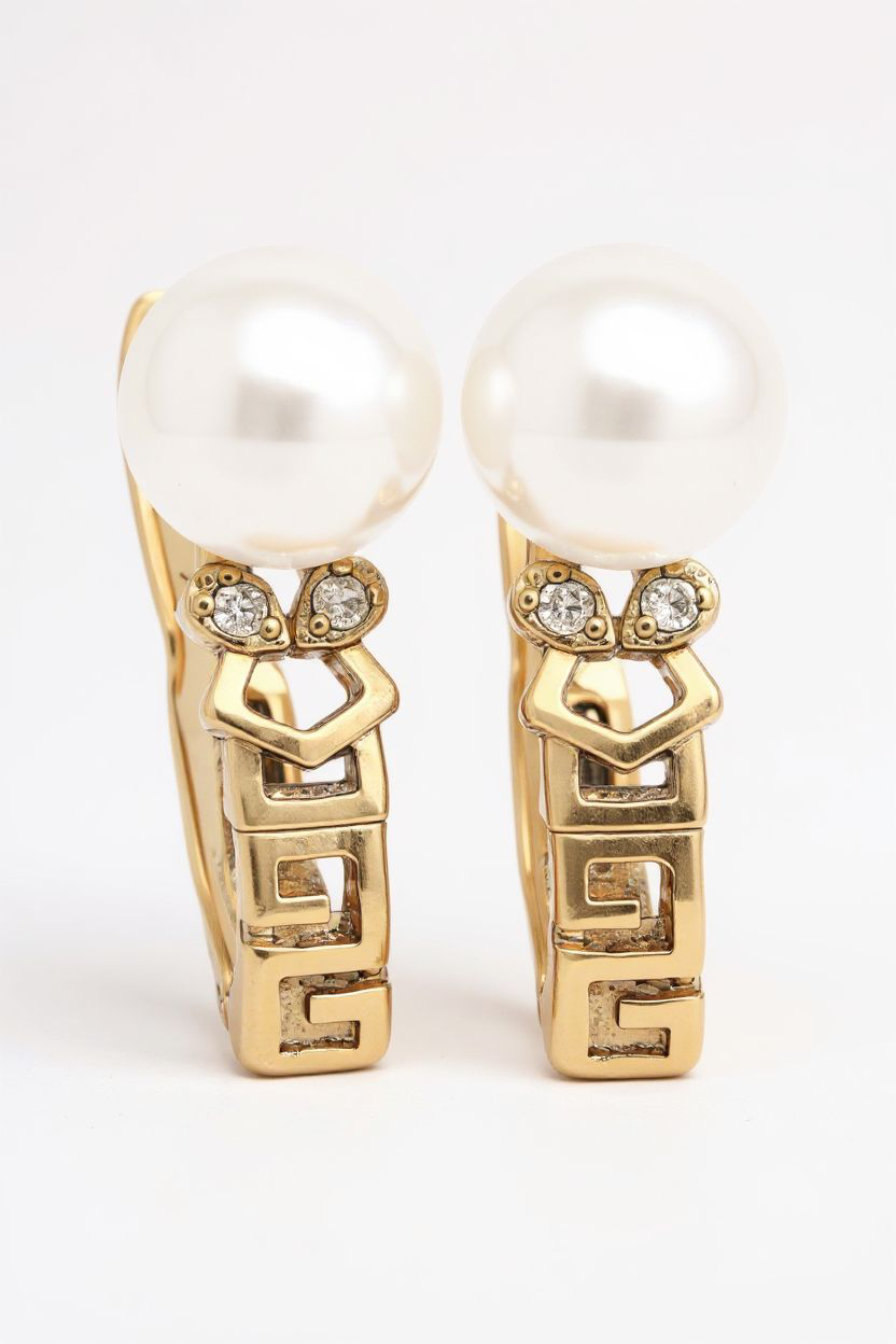 Kullatud valge pärliga kõrvarõngad