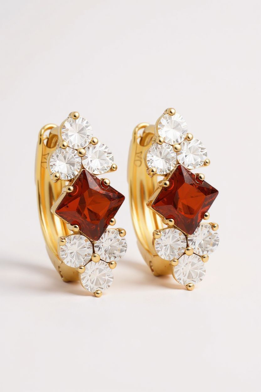 Kullatud rõngad tsirkoonidega